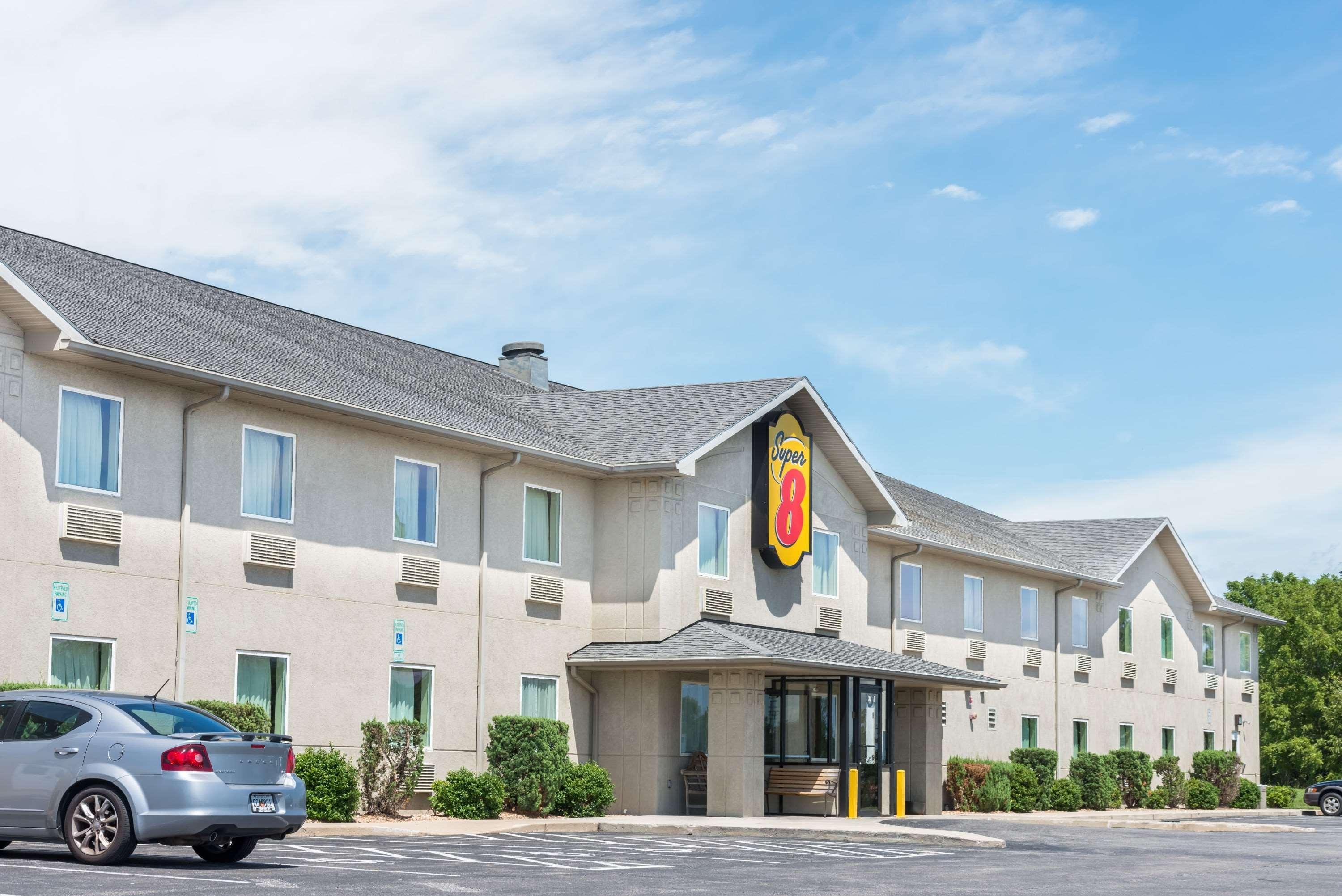 Отель Super 8 By Wyndham Hagerstown/Halfway Area Экстерьер фото