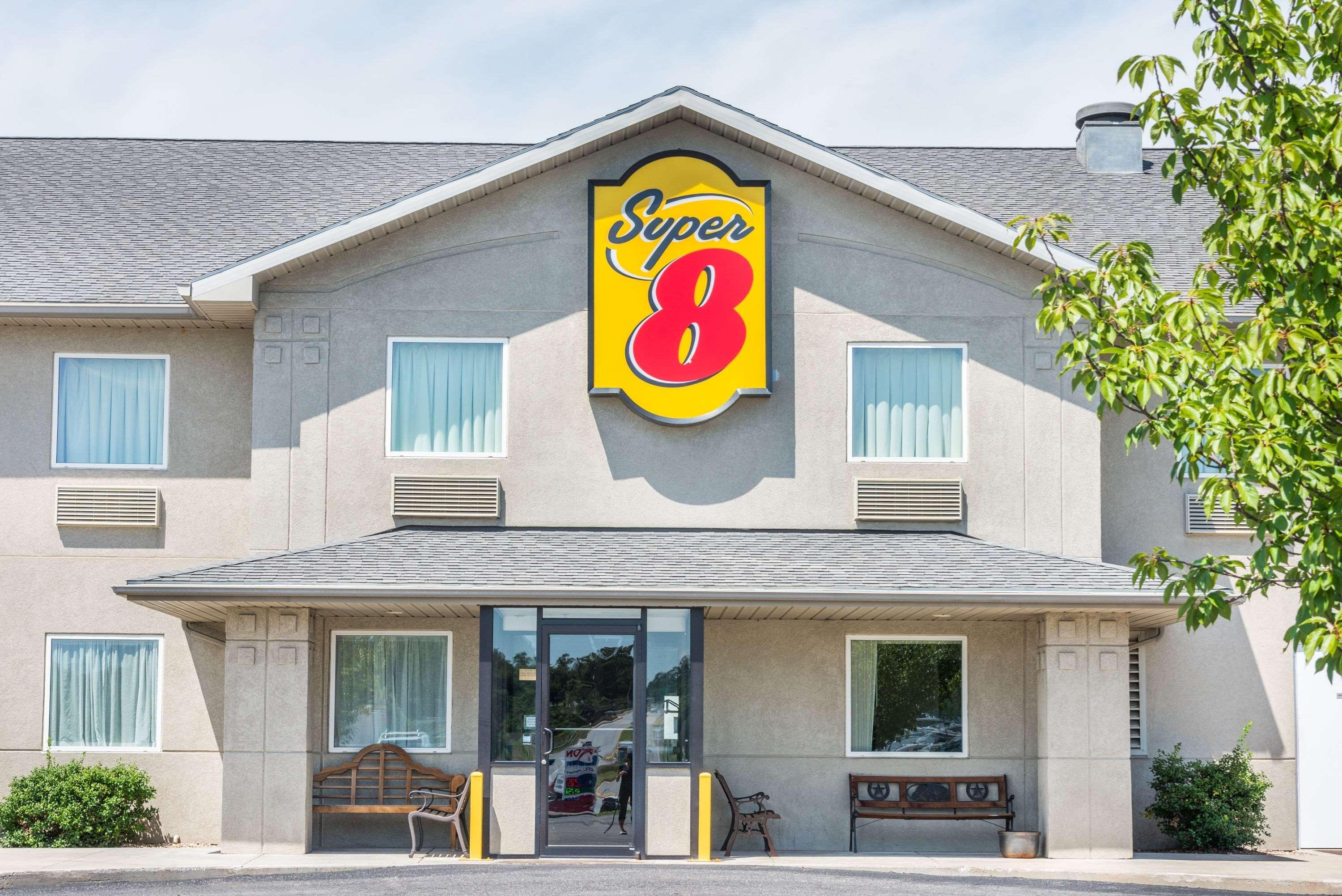 Отель Super 8 By Wyndham Hagerstown/Halfway Area Экстерьер фото